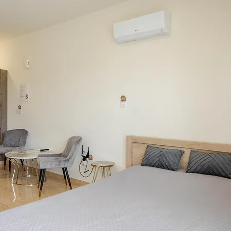 Danaos Seaside 103 With Pool In Tourist Area * Paphos